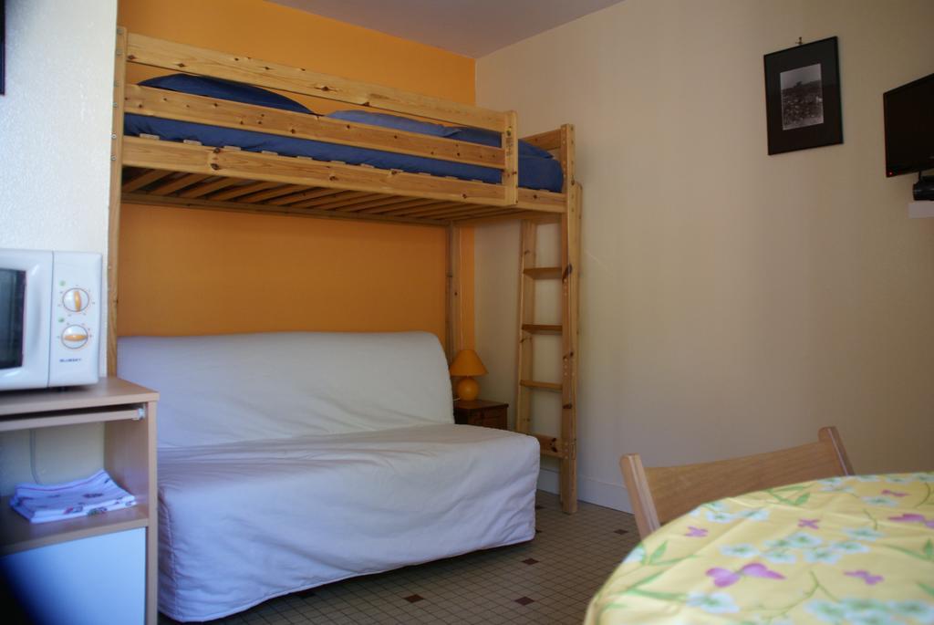 Au Coeur De Bourg Csm Apartment Courseulles-sur-Mer Room photo